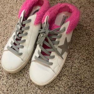 Steve Madden size 9 Pink and White slip on sneakers